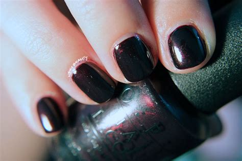 Mani Monday :: OPI - Black Cherry Chutney | Nski Beauty