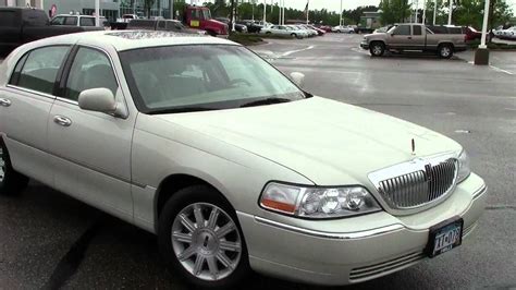 2007 Lincoln Town Car Signature Limited Edition - YouTube