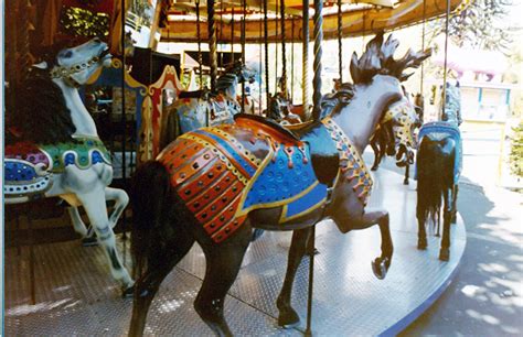 Fun Forest Carousel, WA -CarouselHistory.com