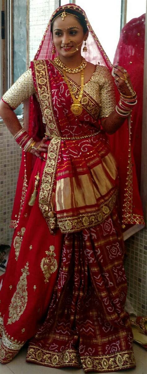 Gujarati Bride, Red and white, Gharchola half saree | Indian bridal outfits, Indian bridal dress ...