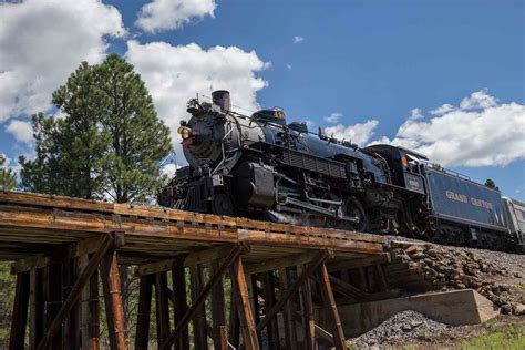 8 Scenic Train Rides in Arizona