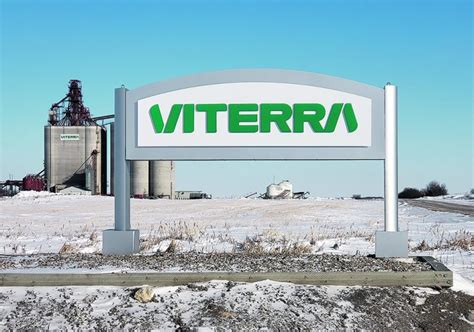 Feds should step up and buy Viterra | The Western Producer