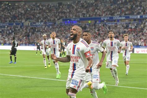 Olympique Lyonnais is betting on its former glories to regain the heights