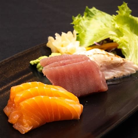 Sashimi Platter (9 pcs) - Hennessy On The Go Eshop