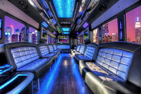 Calgary Party Bus Rental Service / Affordable Prices / Limo To Go