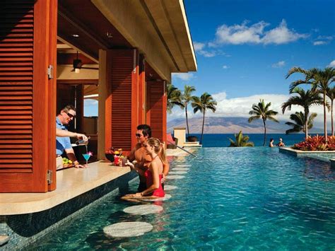 Hawaii's Best Hotel Pools - Photos - Condé Nast Traveler