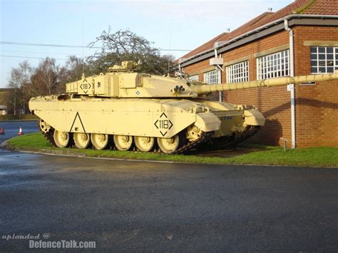 Challenger 1 Tank in desert colours | Defence Forum & Military Photos - DefenceTalk