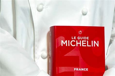 Guide Michelin 2023: Guy Savoy et Christopher Coutanceau perdent leur ...