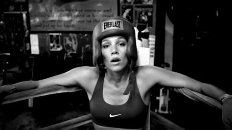 WOMEN BOXING DAY - YouTube