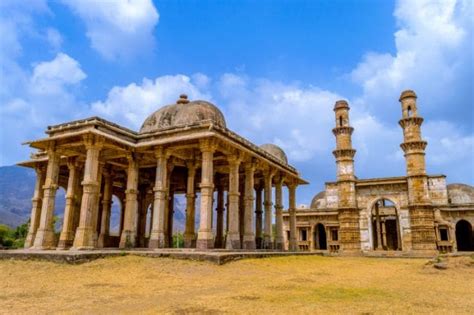 Jain Temples of Pavagadh, Champaner - Timing, History & Photos