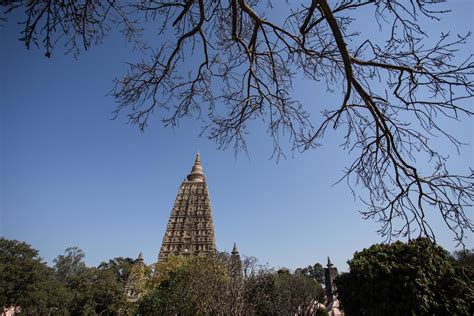 Mahabodhi temple, bodh gaya, India 9637920 Stock Photo at Vecteezy