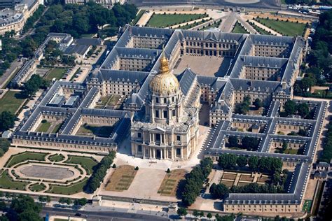 Hôtel des Invalides à Paris, France (1679). Beautiful Sites, Beautiful ...