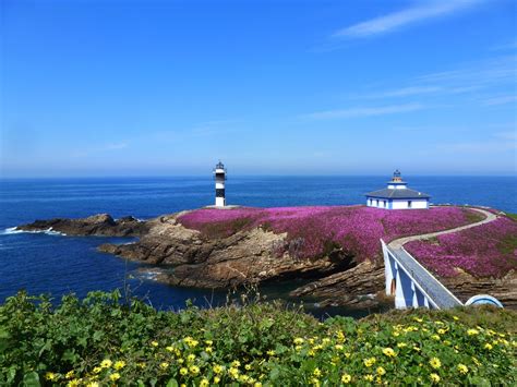 Punta Cabalo Lighthouse. Galicia. Spain. | Fotos de ciudades, Paisajes de españa, Pueblos de españa