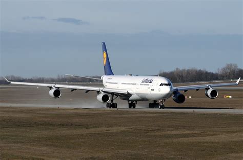 Airbus A340-300 Lufthansa. Photos and description of the plane