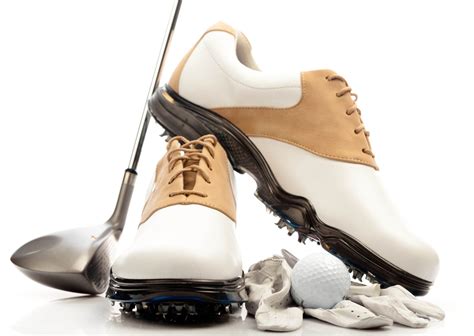 Spikes or Spikeless? Which Golf Shoe is Best? - Golf Club Style