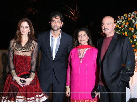 hollywood & Bollywood Stars: Hrithik Roshan Family Pictures 2011