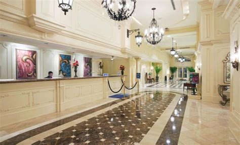 Hotel Review: Astor Crowne Plaza- New Orleans - Michael W Travels...