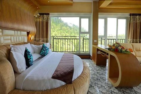 17 Luxury Hotels In Munnar For A Perfect 2023 Holiday!