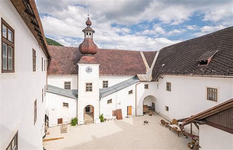 Castle Grades, Carinthia, Austria : r/castles