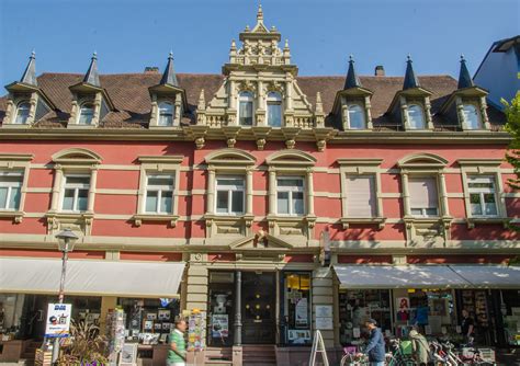 Pharmacie de la ville / Stadt-Apotheke | Curieux immeuble éc… | Flickr