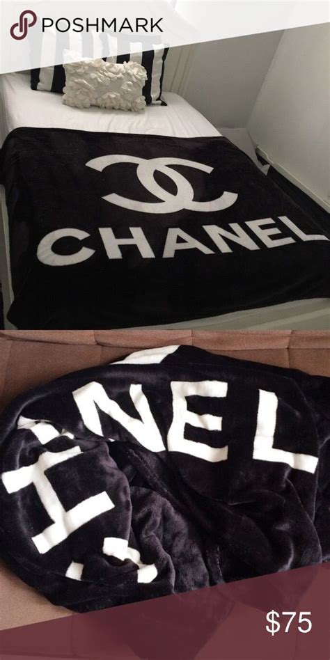 Chanel blanket New with dust bag! 100% authentic CHANEL Other | Fleece blanket, Clothes design ...