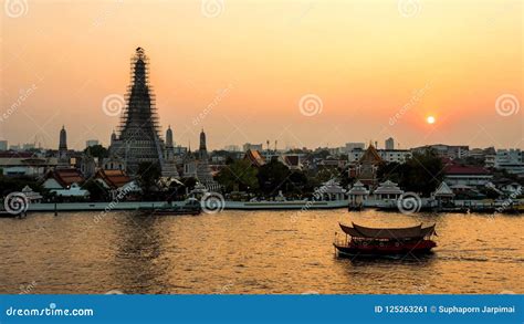 Beautiful Sunset Wat Arun Temple Stock Image - Image of chaophraya ...