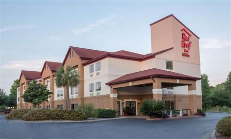 Red Roof Inn & Suites Savannah Gateway in Savannah (GA) - Room Deals, Photos & Reviews