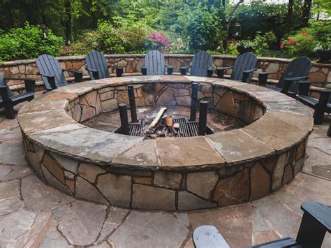 Round Stone Fire Pit | FIREPLACE DESIGN IDEAS