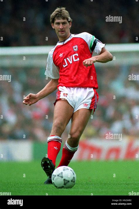 TONY ADAMS ARSENAL FC 24 October 1990 Stock Photo - Alamy