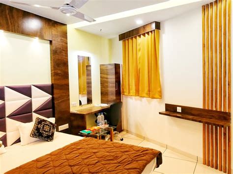 HOTEL ANAND CORNER - Prices & Reviews (Gujarat, India)