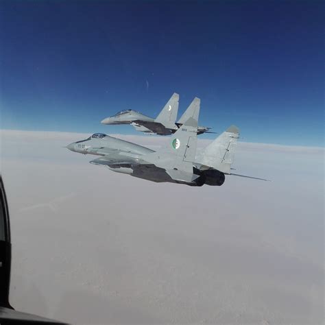 Algerian Air Force MiG-29M and Su-30MKA [2039x2039] : r/Land_Air_Sea ...