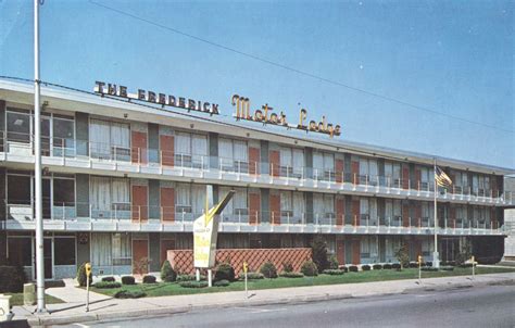 Frederick Hotel & Motor Lodge - Endicott, New York | Color television, Modern room, Lodge