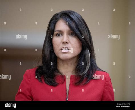 Tulsi gabbard hi-res stock photography and images - Alamy