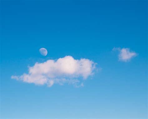 Moon during daytime | Moon photography, Sky aesthetic, Pretty sky