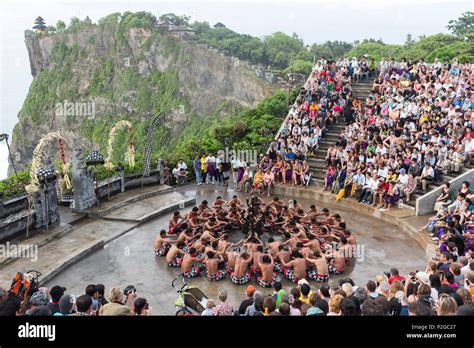 Kecak Fire Dance, Pura Uluwatu Temple, Uluwatu, Bali, Indonesia Stock ...