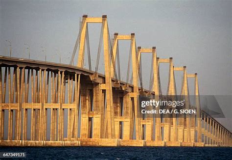 Maracaibo Bridge Photos and Premium High Res Pictures - Getty Images