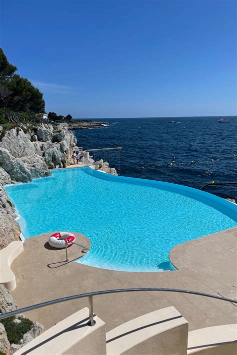 Pourquoi l'Hôtel du Cap-Eden-Roc d'Antibes nous fascine toujours autant ...