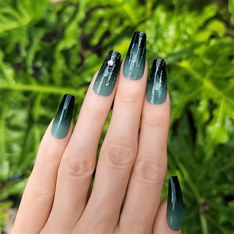 Discover 154+ emerald green gel nails latest - ceg.edu.vn