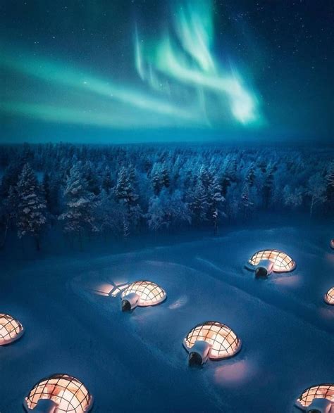 Experiencing the northern lights through a glass igloo in Finland 🇫🇮 ...