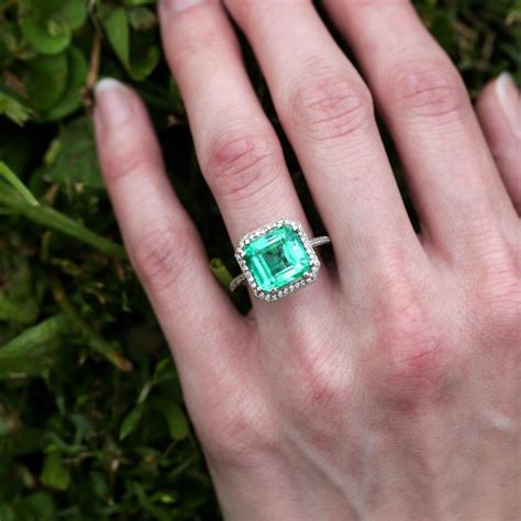 Large Colombian Emerald Ring with Diamonds White Gold 5.48ctw | Colombian emerald ring, Jewelry ...