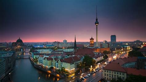 Berlin skyline at night | Peapix