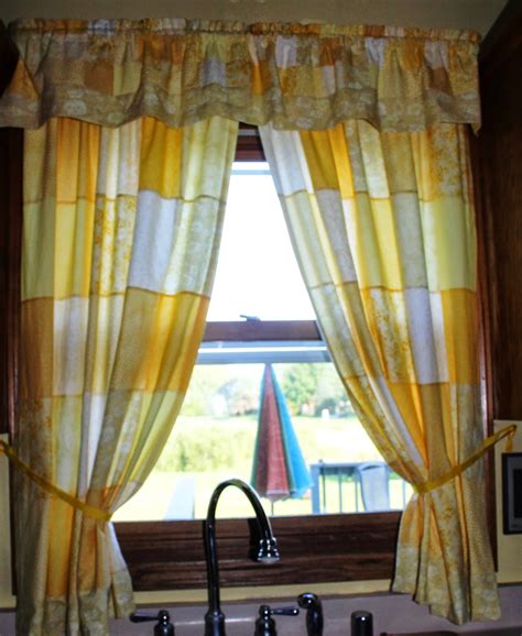 SunShine Sews...: Patchwork Kitchen Curtains