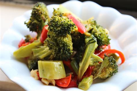 Garlic Roasted Broccoli and Red Peppers Recipe