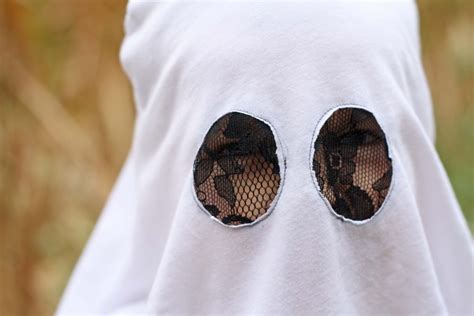 Running With Scissors: Easy DIY Ghost Costume