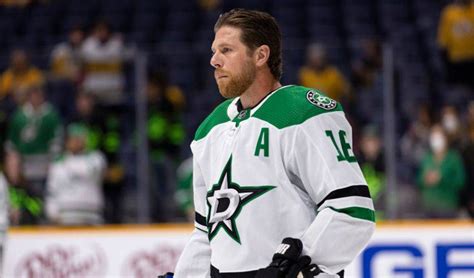 Stars sign veteran Joe Pavelski to extension through 2023-24 | NHLPA.com