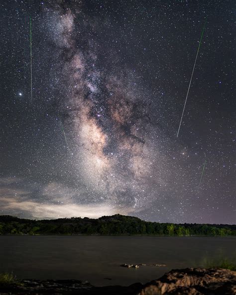 The Perseid meteor shower over Central Texas [1350×1080 ...