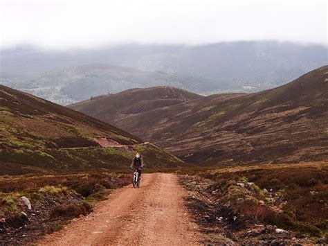 TARMACHAN MOUNTAINEERING: BIKING THE BURMA ROAD