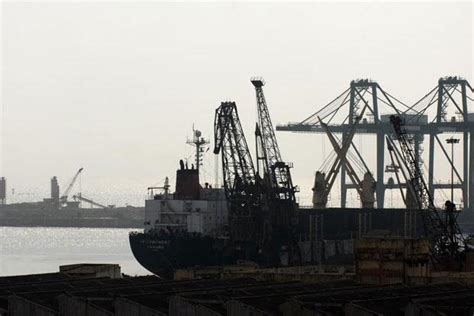 Chennai port defers negotiations with Essar