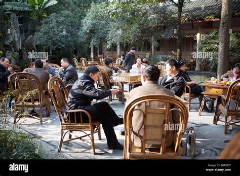 Chengdu tea house Stock Photo - Alamy