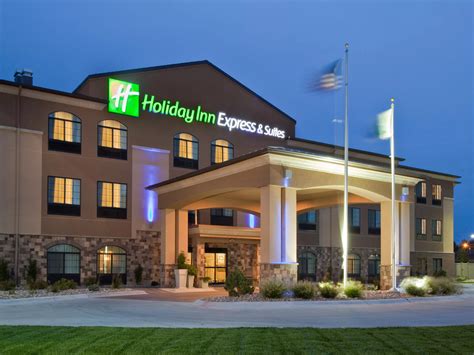 Holiday Inn Express & Suites Grand Island - Hotel Reviews & Photos